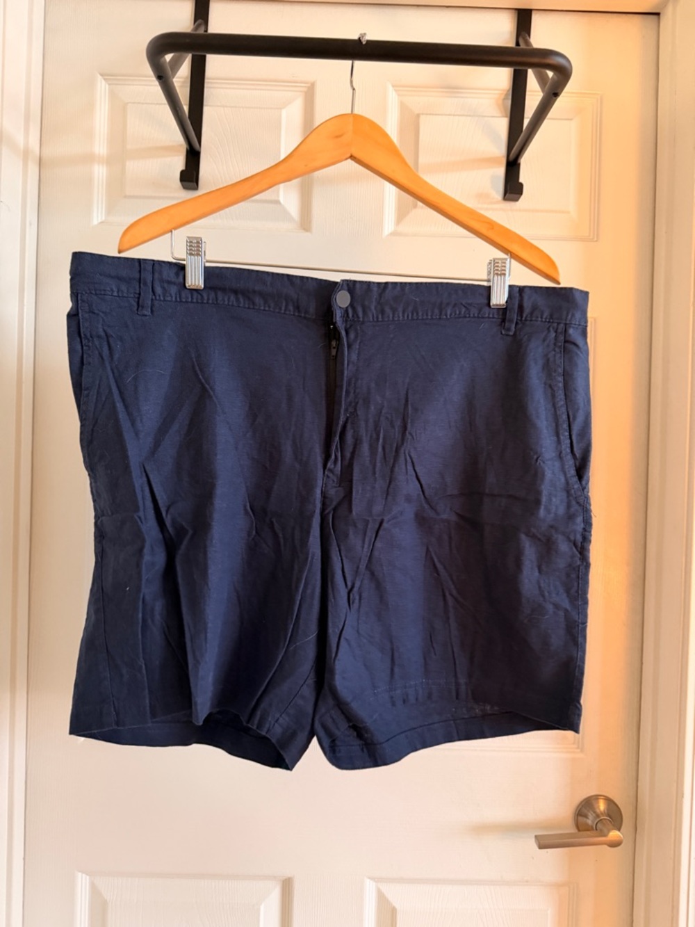 Saks Fifth Avenue Navy Blue Flat-Front Men’s Linen Shorts